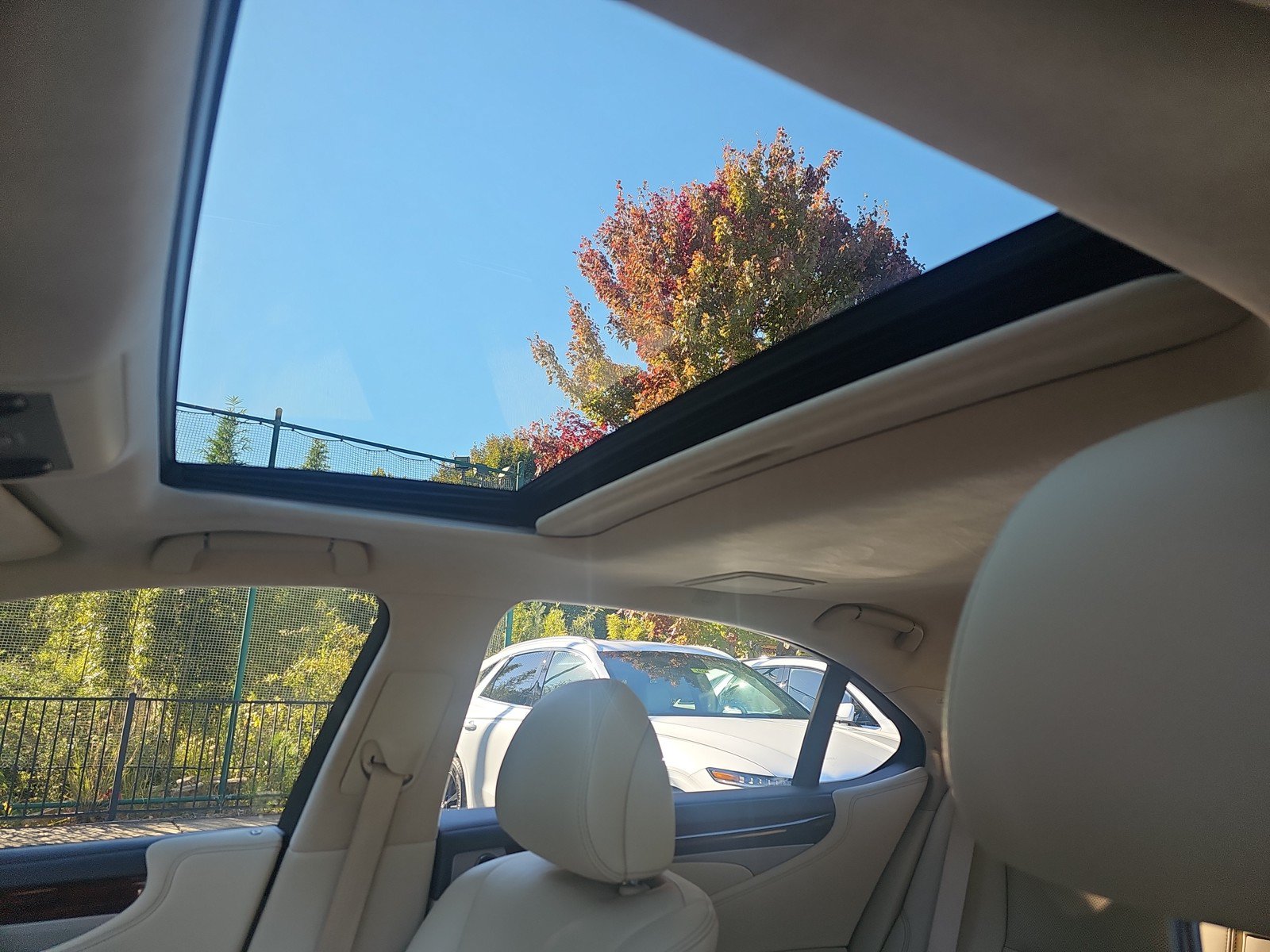 Used 2015 Lexus LS 460 L RWD image 29