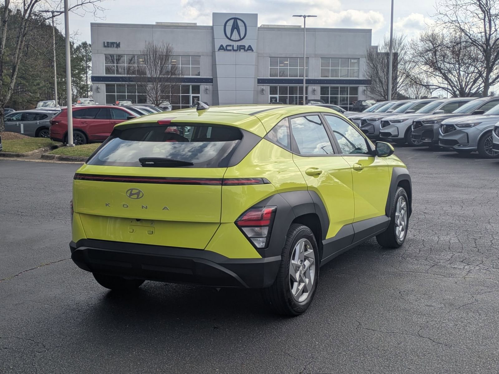 Used 2024 Hyundai Kona SE image 5