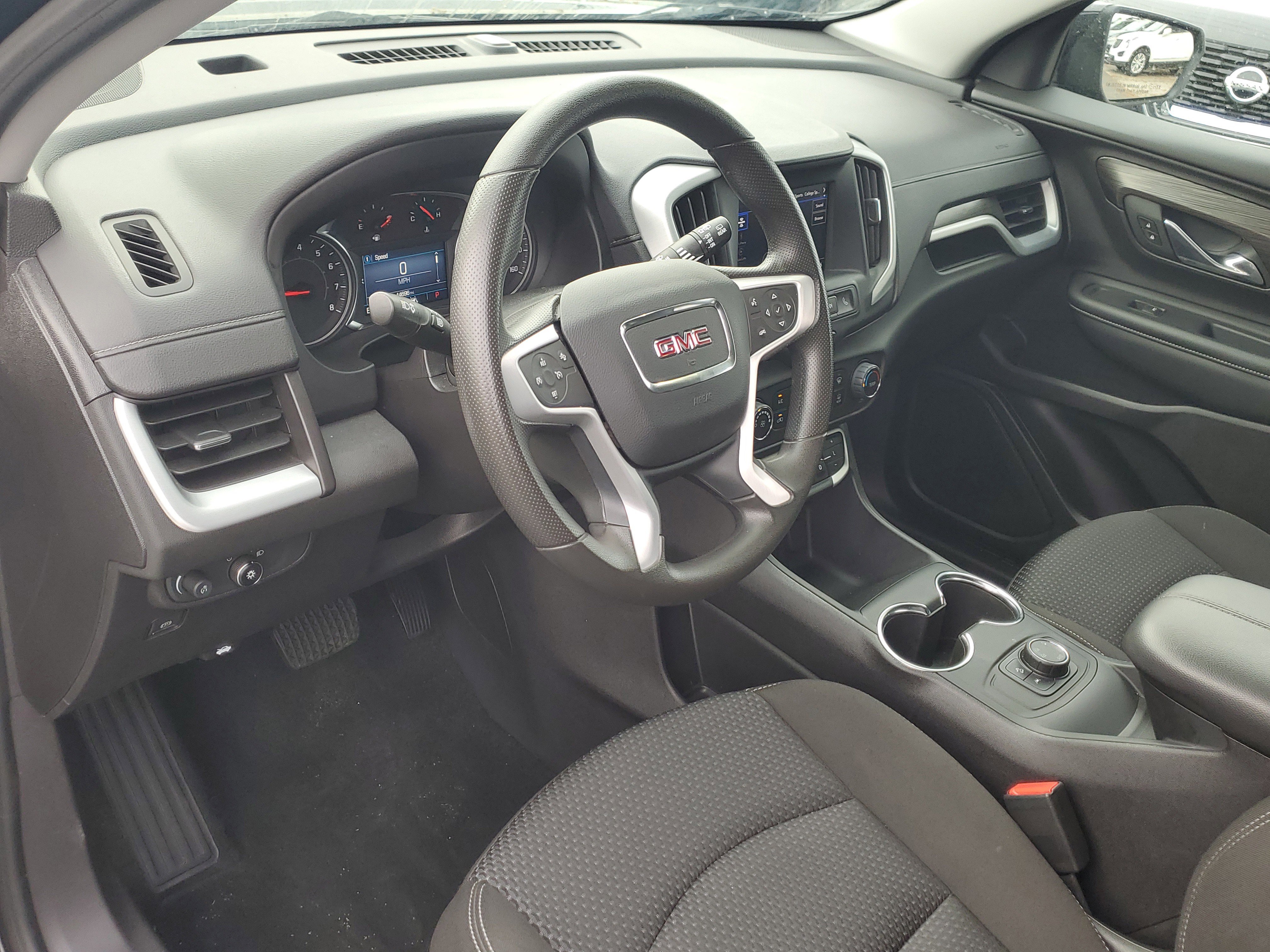 Used 2024 GMC Terrain SLE image 19