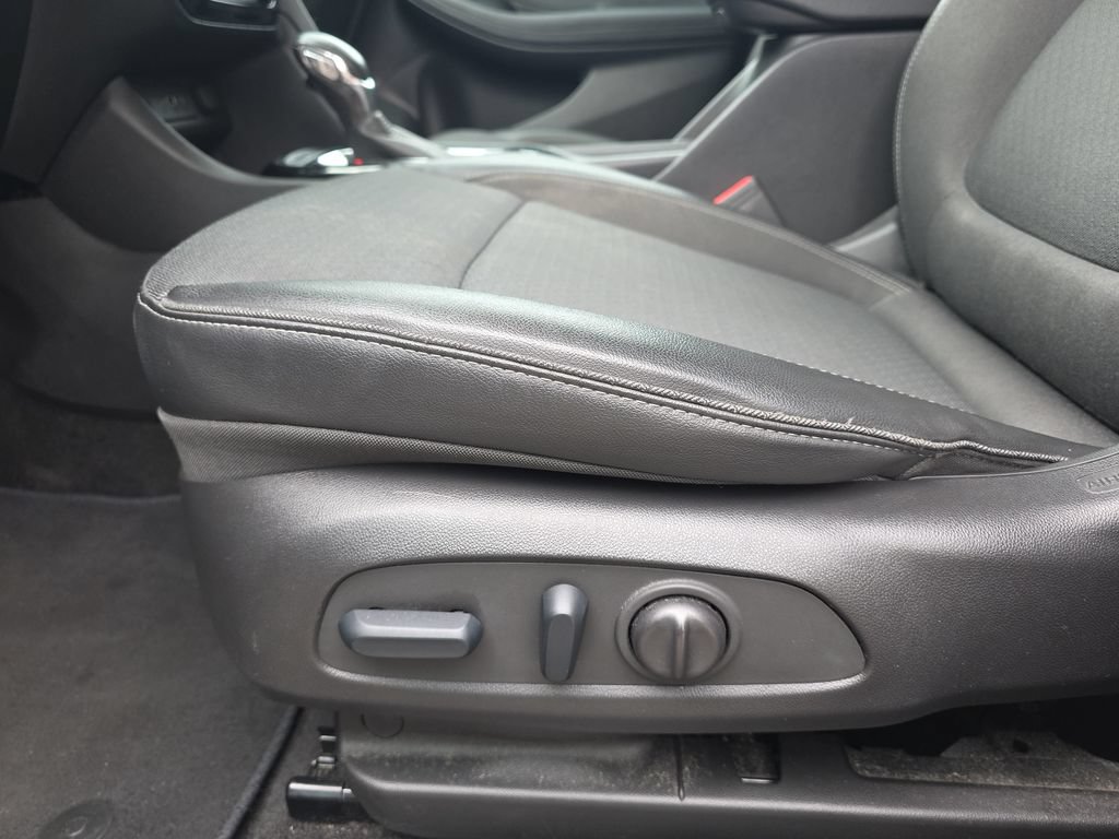 Certified 2023 Buick Encore GX Select FWD image 31
