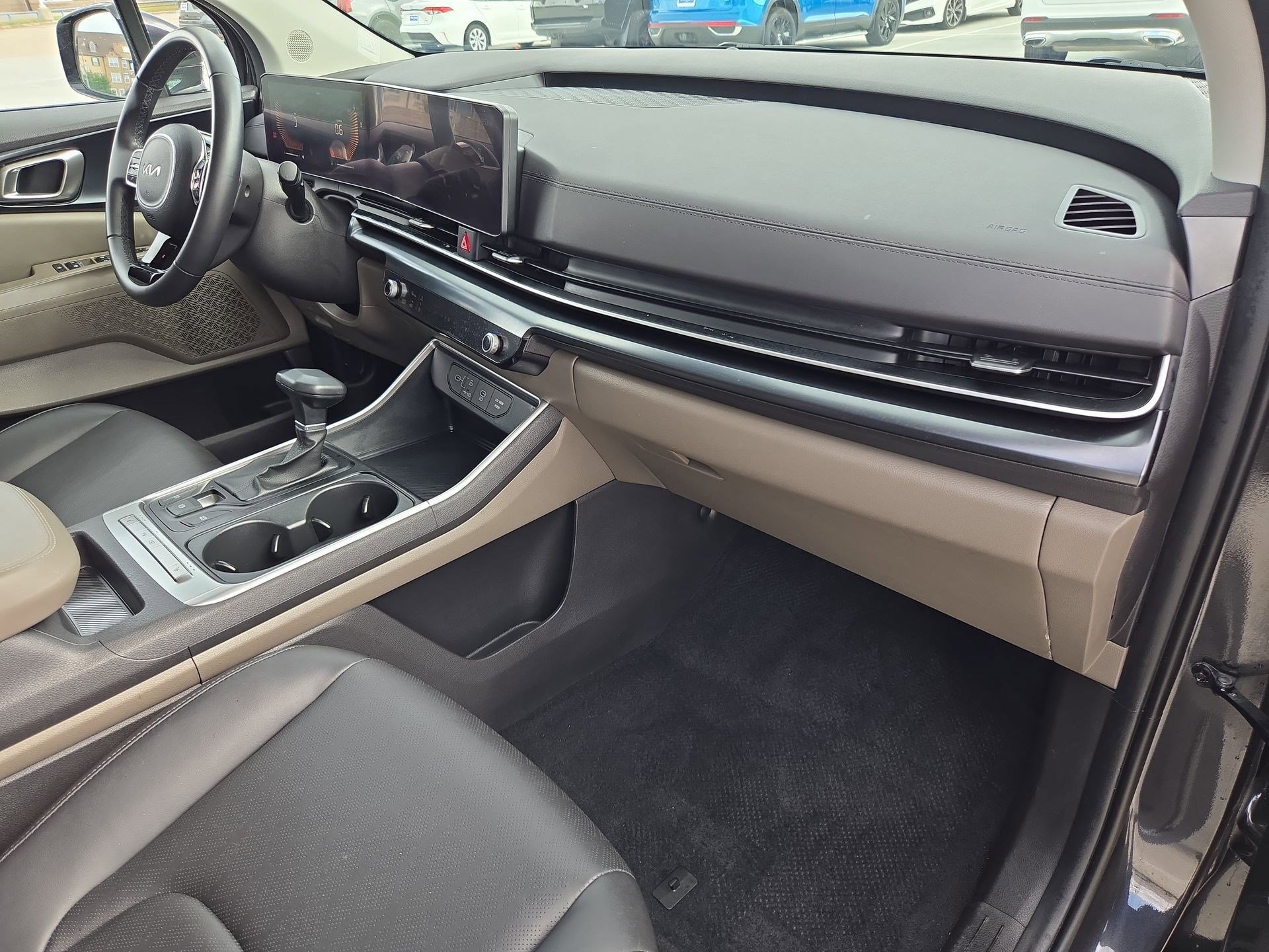 Used 2025 Kia Carnival image 33