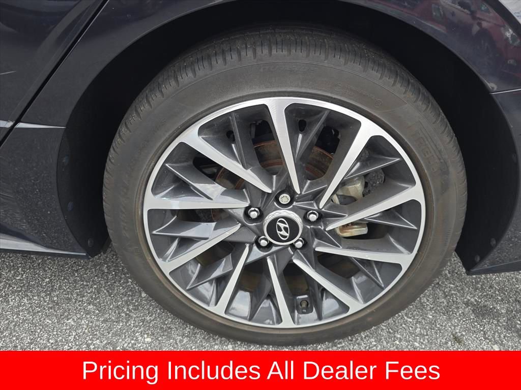 Certified 2023 Hyundai Sonata Limited w/ Preferred Accessory Package FWD image 14
