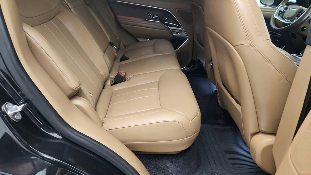 Used 2025 Land Rover Range Rover SE AWD/4WD image 39
