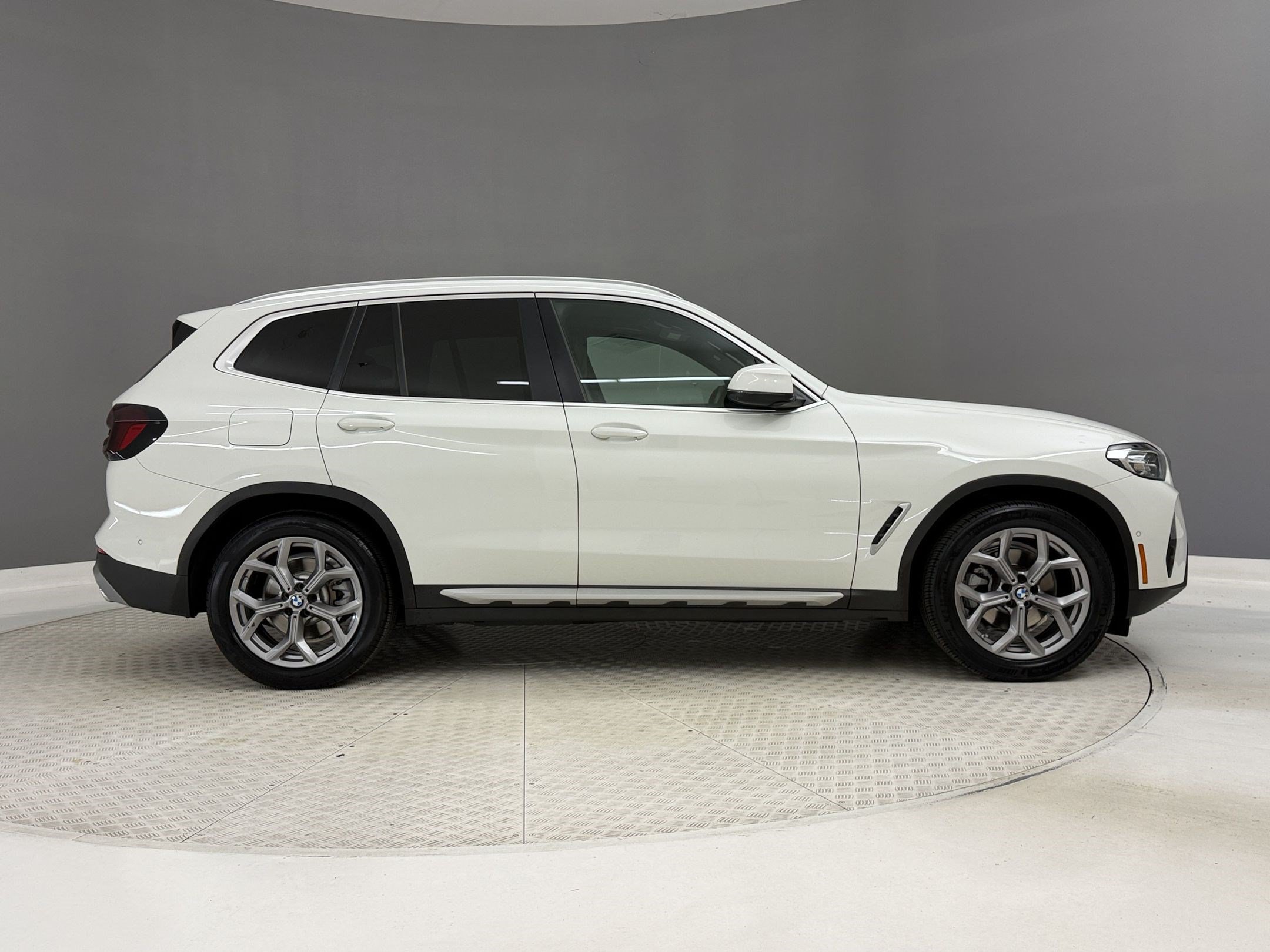 Used 2024 BMW X3 sDrive30i w/ Convenience Package RWD image 8