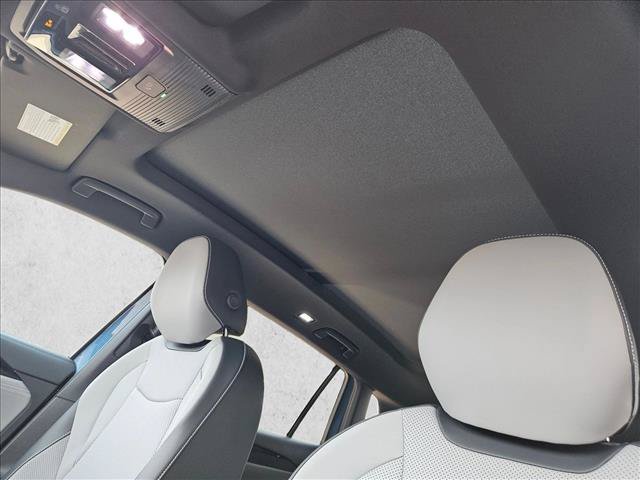 Used 2026 Volkswagen Tiguan SE R-Line FWD image 21