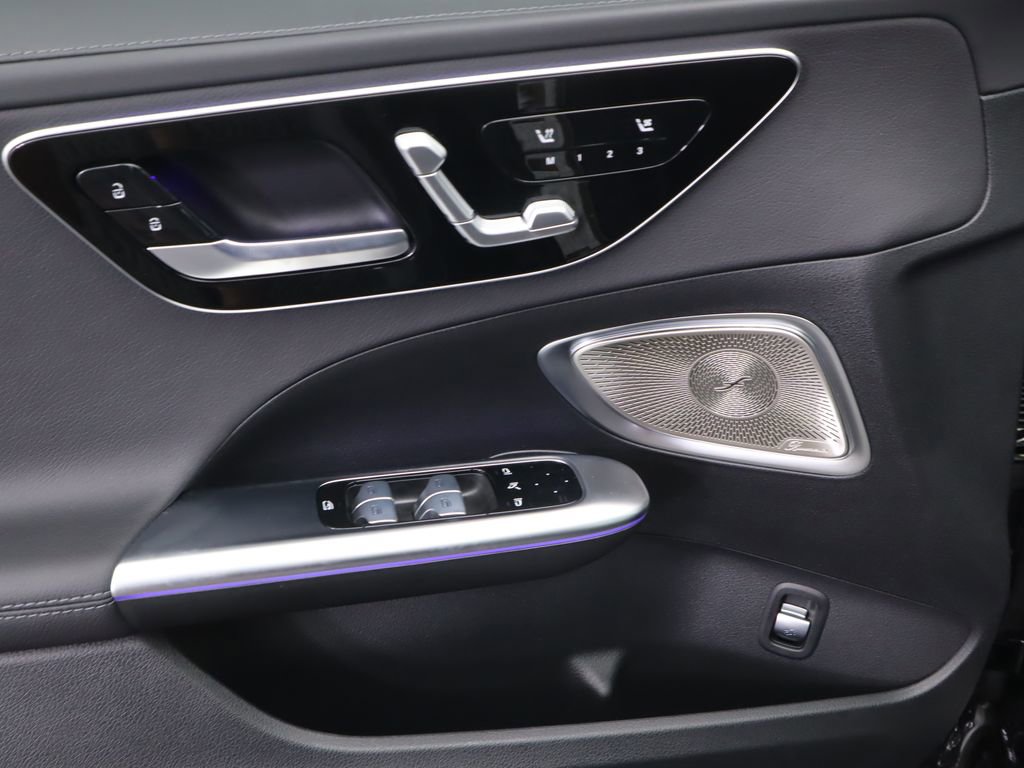 New 2025 Mercedes-Benz C 300 4MATIC Sedan image 24