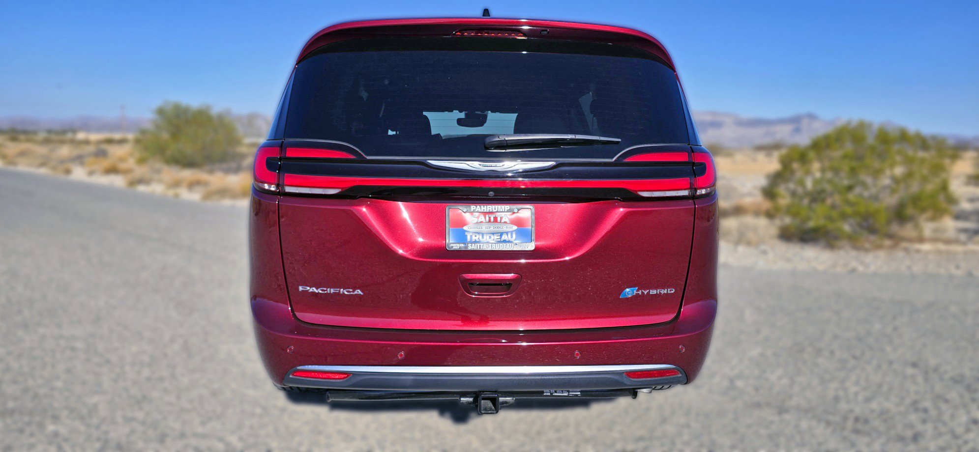 Used 2023 Chrysler Pacifica Pinnacle FWD image 4