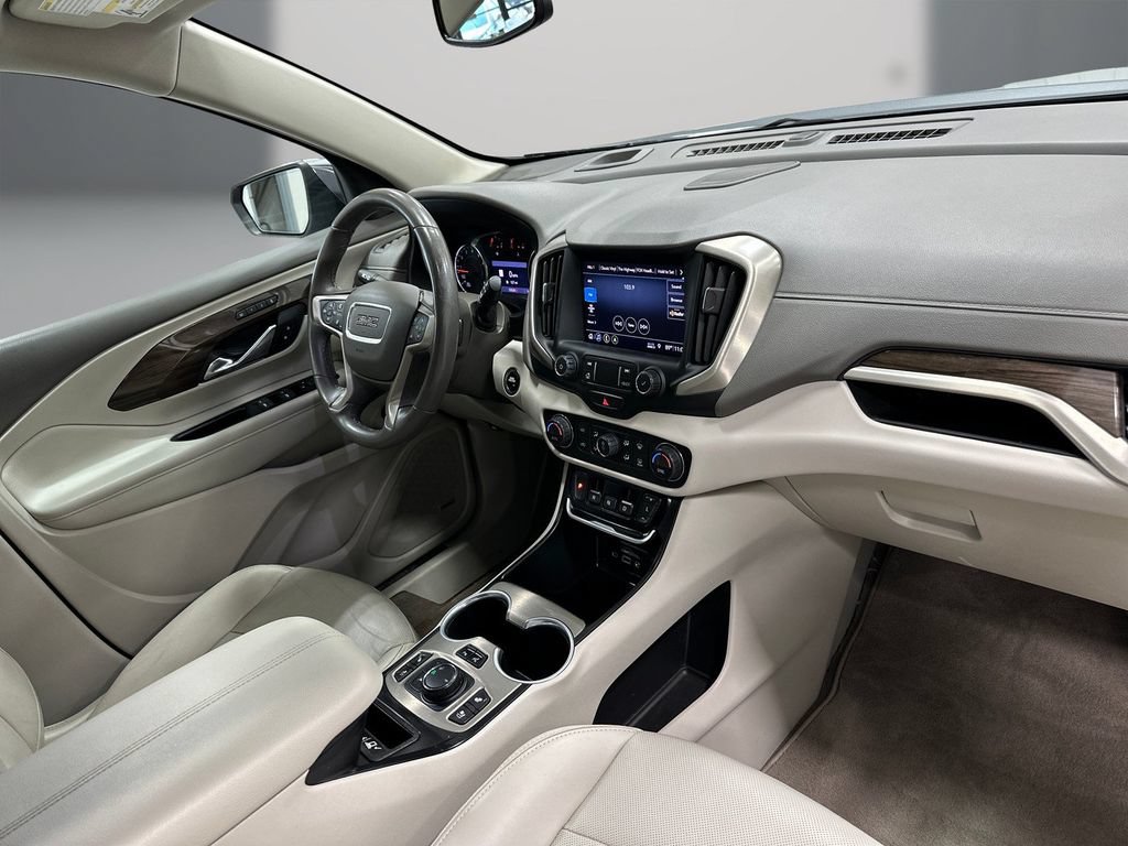 Used 2020 GMC Terrain Denali w/ Denali Premium Package FWD image 16