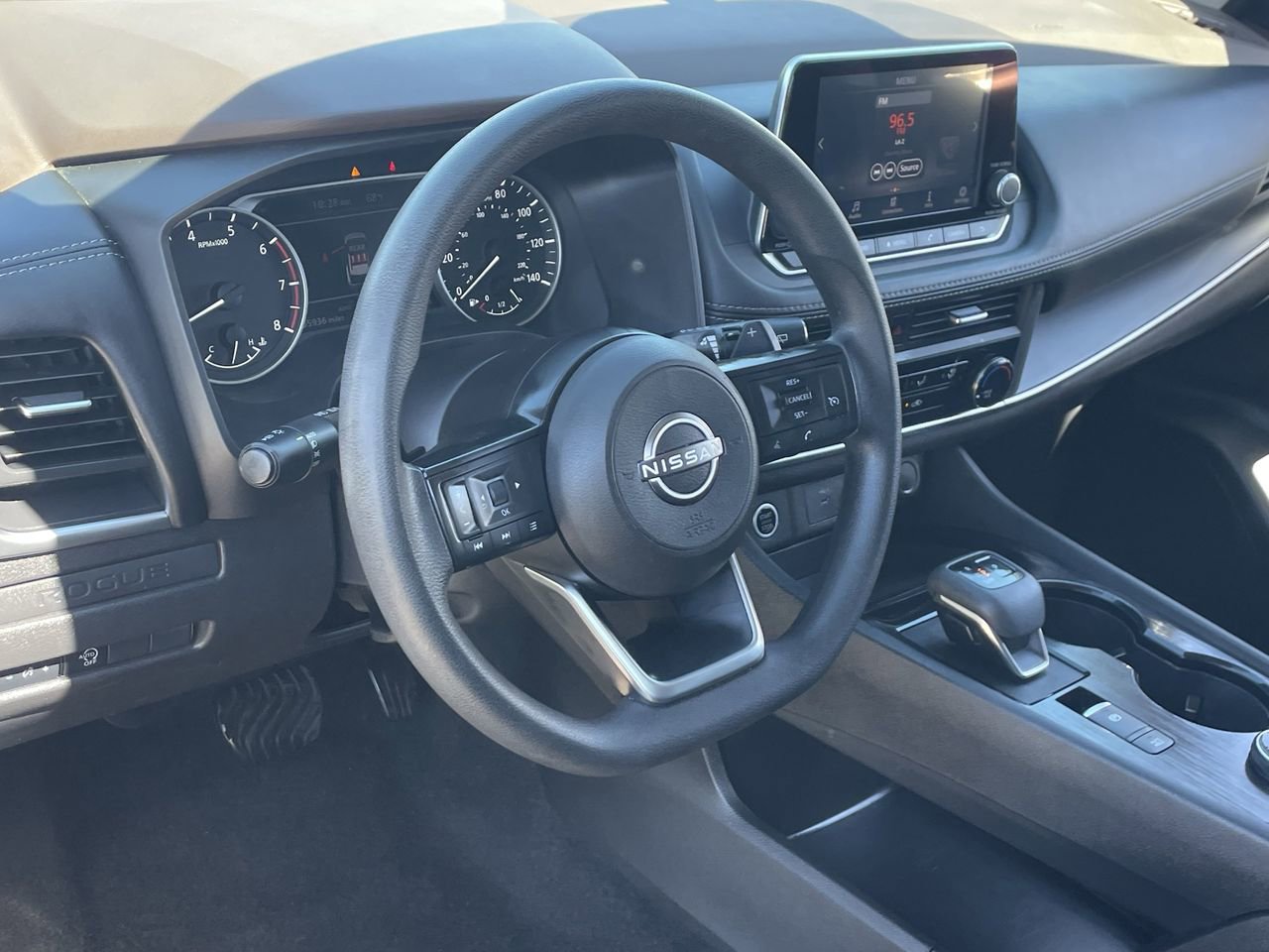 Used 2023 Nissan Rogue S image 22