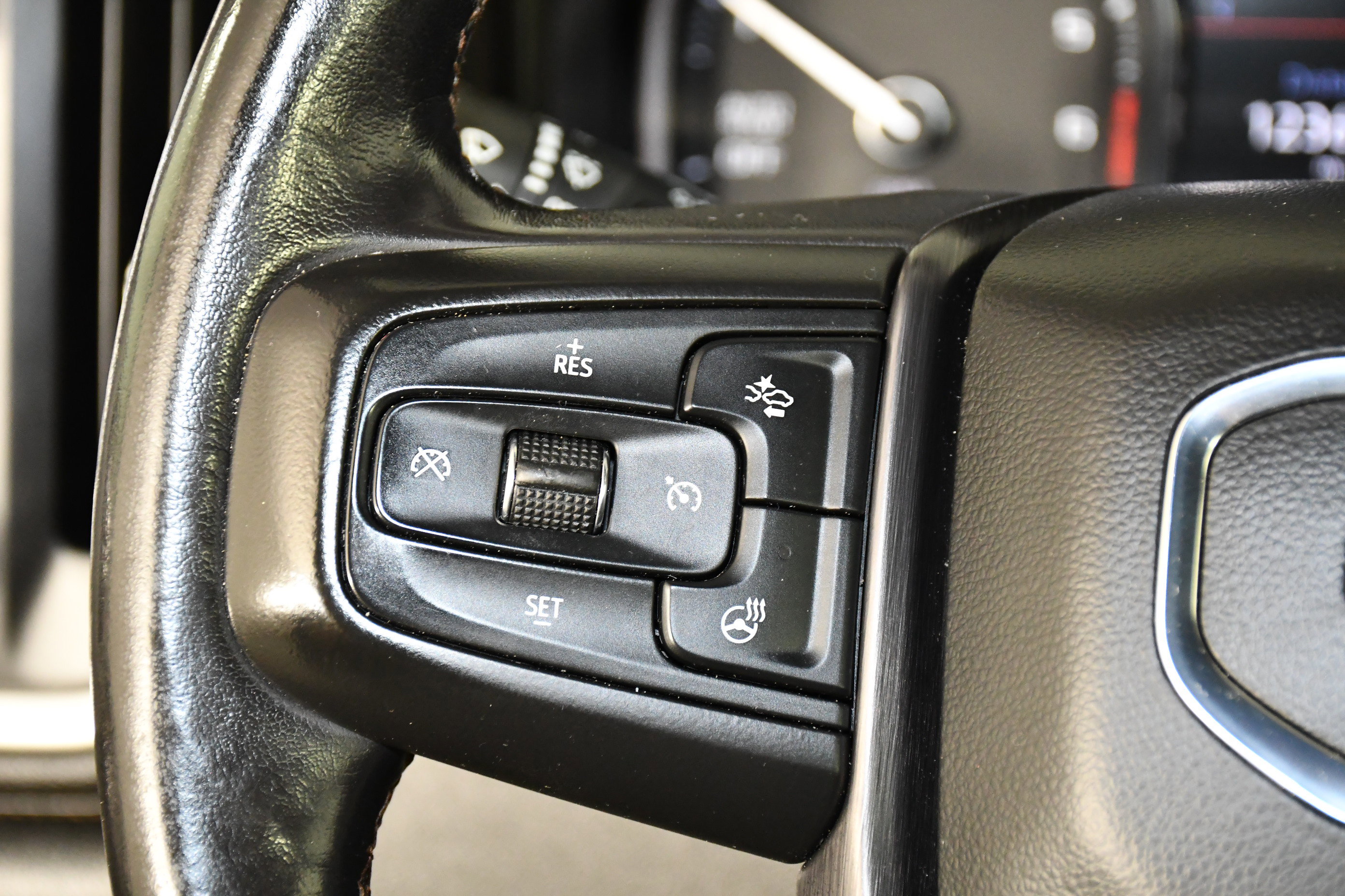 Used 2020 GMC Sierra 1500 AT4 w/ Technology Package image 22