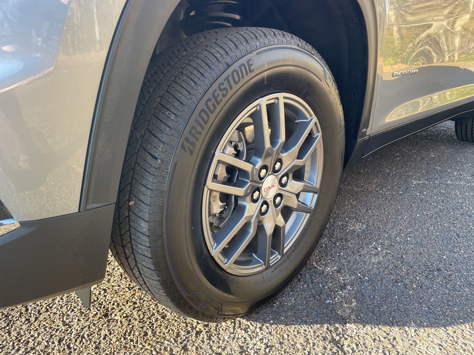 Used 2025 GMC Acadia Elevation image 8