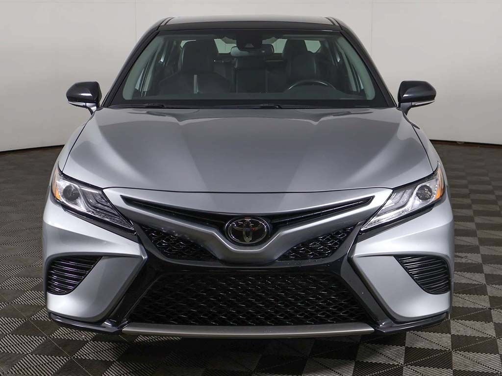 Used 2020 Toyota Camry XSE FWD image 11