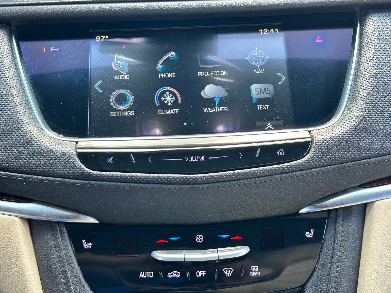 Used 2017 Cadillac XT5 Luxury w/ Driver Awareness Package FWD image 18
