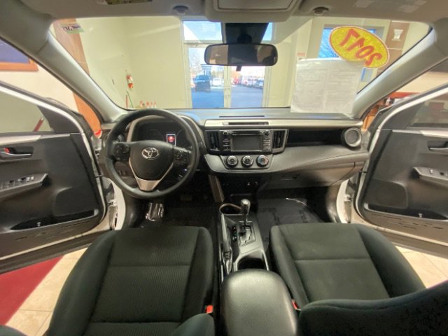 Used 2017 Toyota RAV4 LE image 20