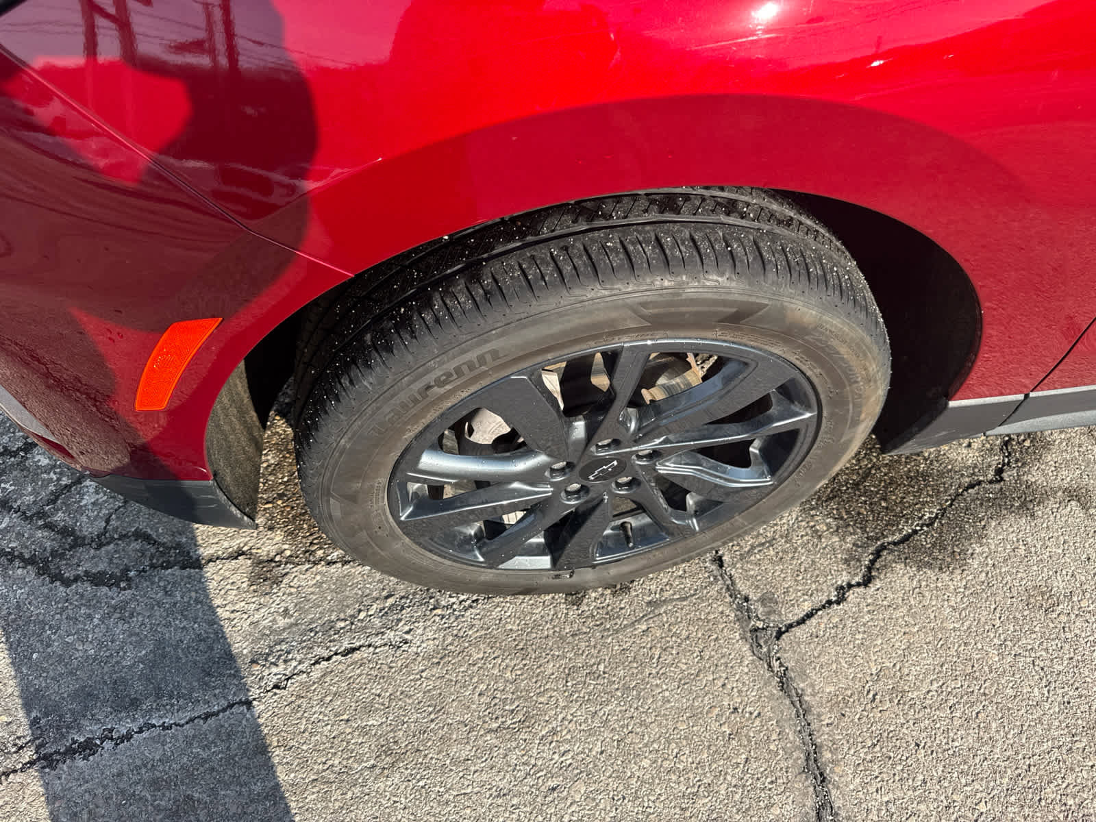 Used 2023 Chevrolet Equinox RS image 2