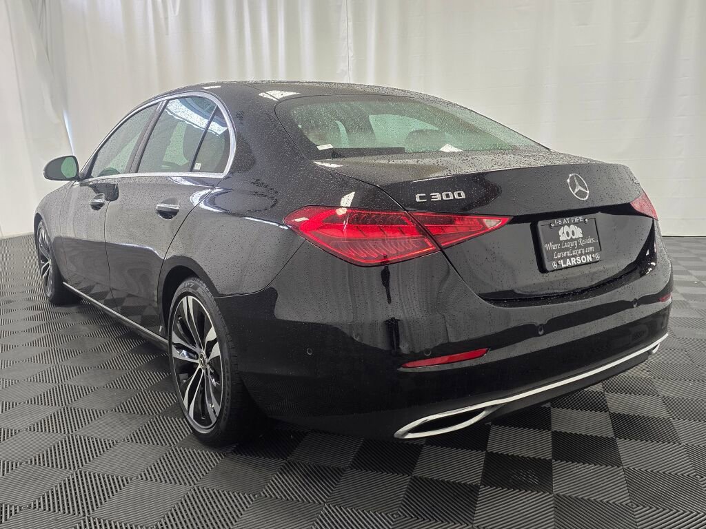 Used 2022 Mercedes-Benz C 300 4MATIC Sedan w/ Pinnacle Trim Package image 4