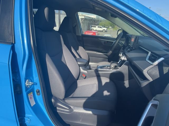 Used 2019 Toyota RAV4 LE w/ Carpet Mat Package AWD/4WD image 20