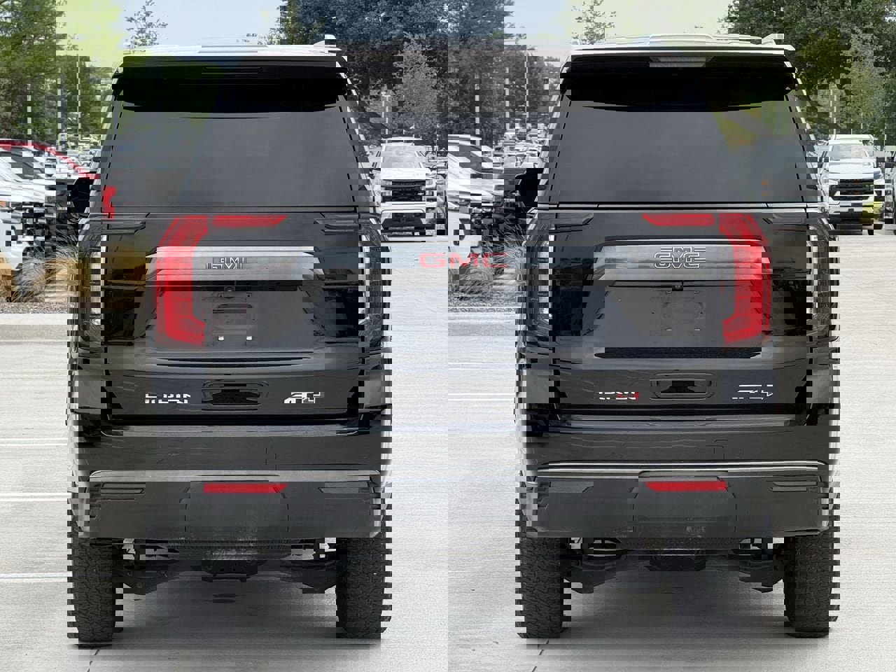 Certified 2023 GMC Yukon AT4 w/ AT4 Premium Package AWD/4WD image 5