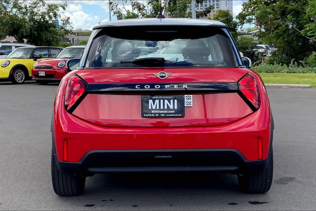 Certified 2025 MINI Cooper 2-Door Hardtop image 5