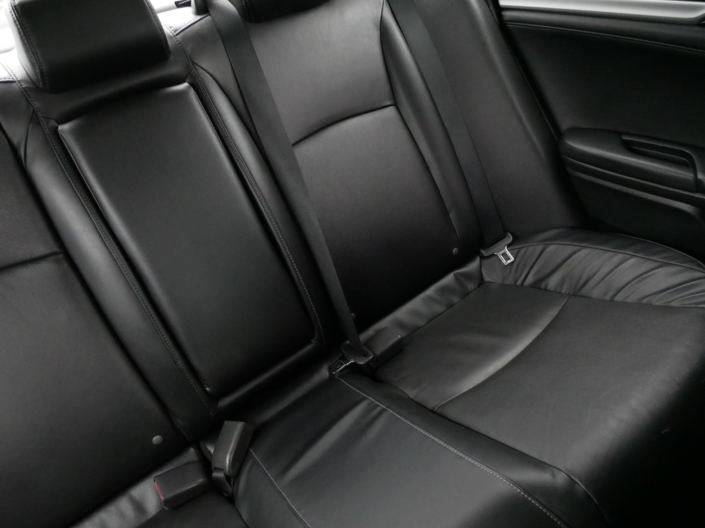 Used 2016 Honda Civic Touring image 7