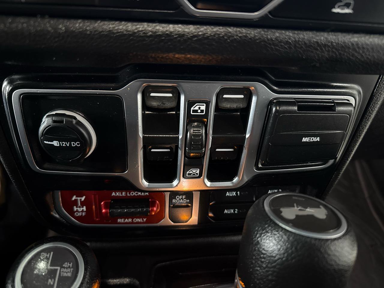 Used 2024 Jeep Wrangler Unlimited image 22