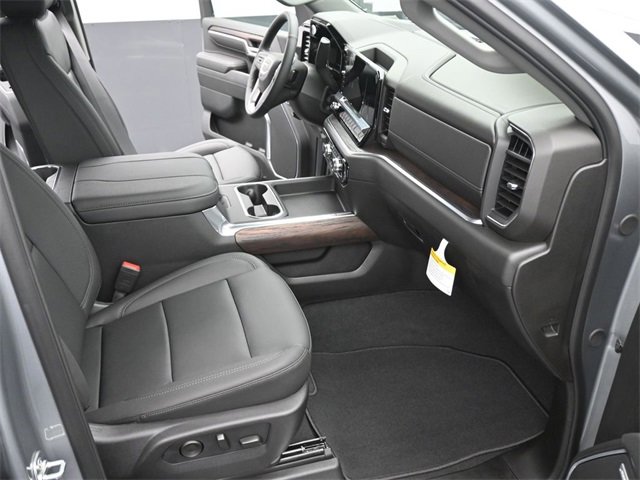 New 2025 GMC Sierra 2500 SLT w/ SLT Premium Package image 17
