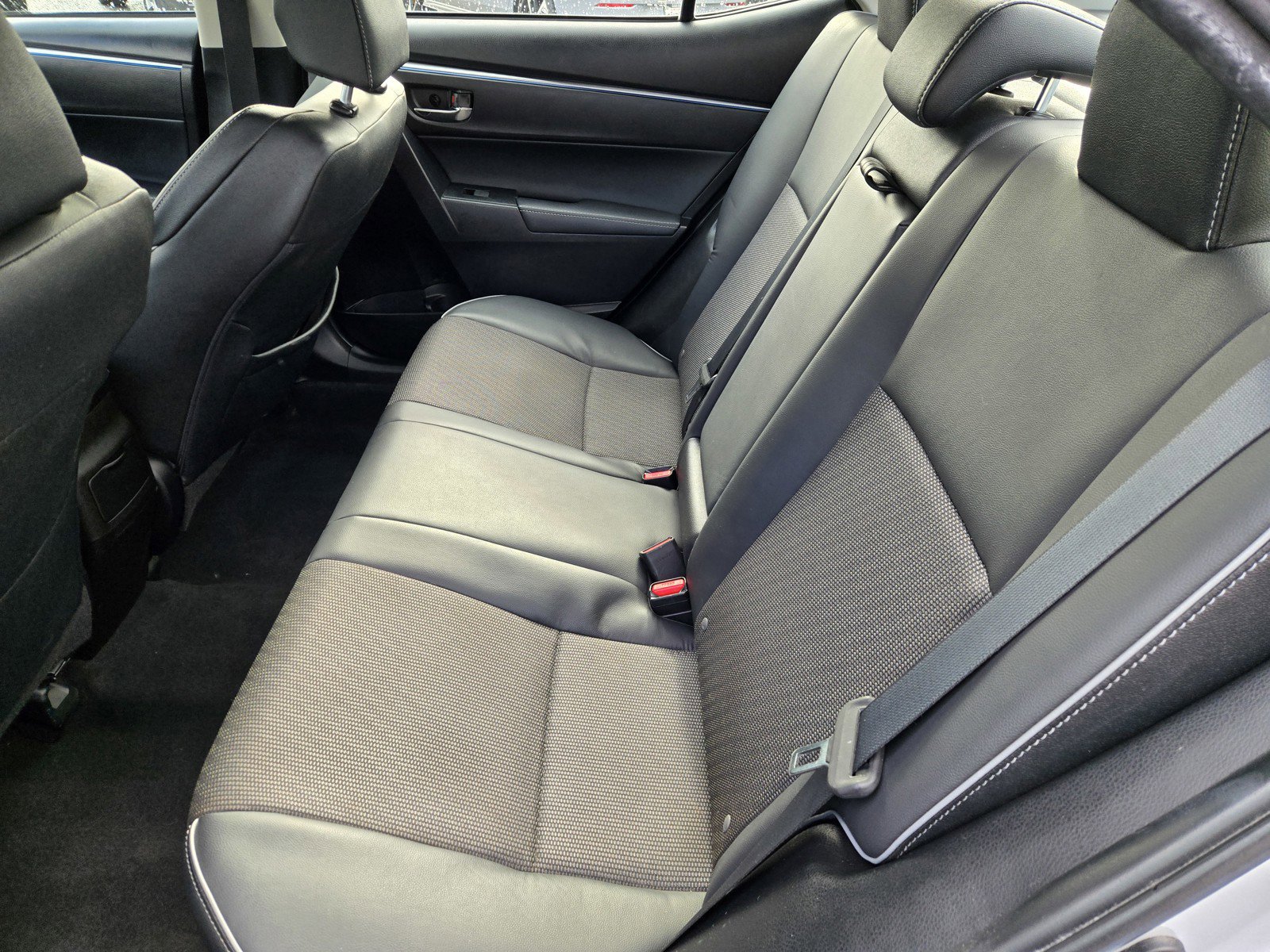 Used 2015 Toyota Corolla S w/ Driver Convenience Package image 12