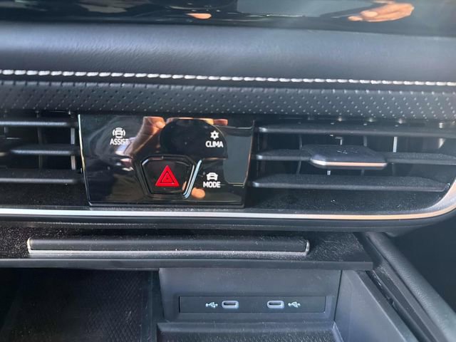 Used 2024 Volkswagen Atlas SE AWD/4WD image 27