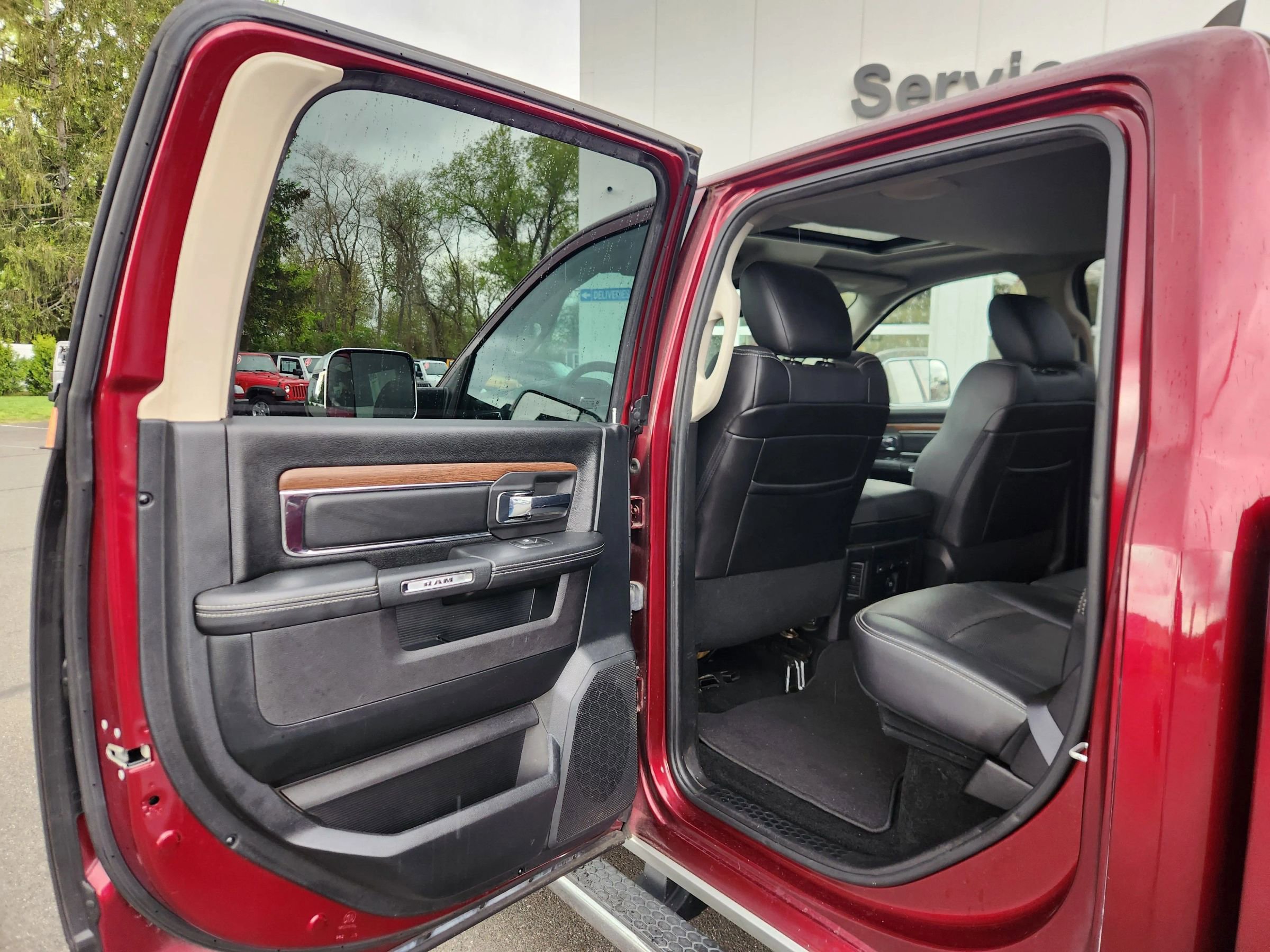 Used 2017 RAM 1500 Laramie w/ Convenience Group AWD/4WD image 35