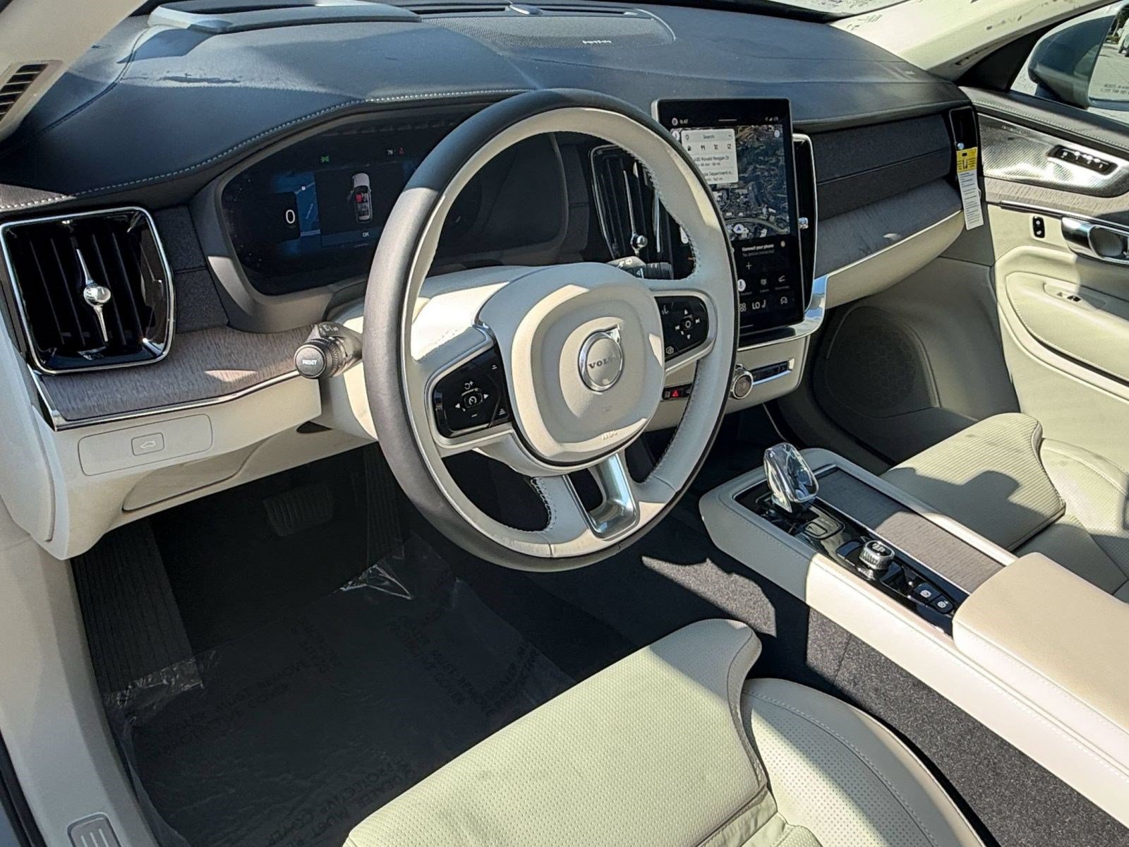 New 2026 Volvo XC90 B6 Ultra w/ Protection Package AWD/4WD image 4