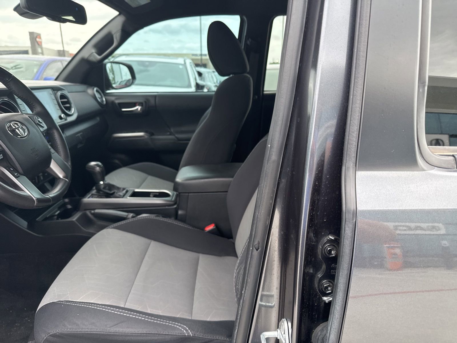 Used 2021 Toyota Tacoma TRD Sport w/ Technology Package image 8