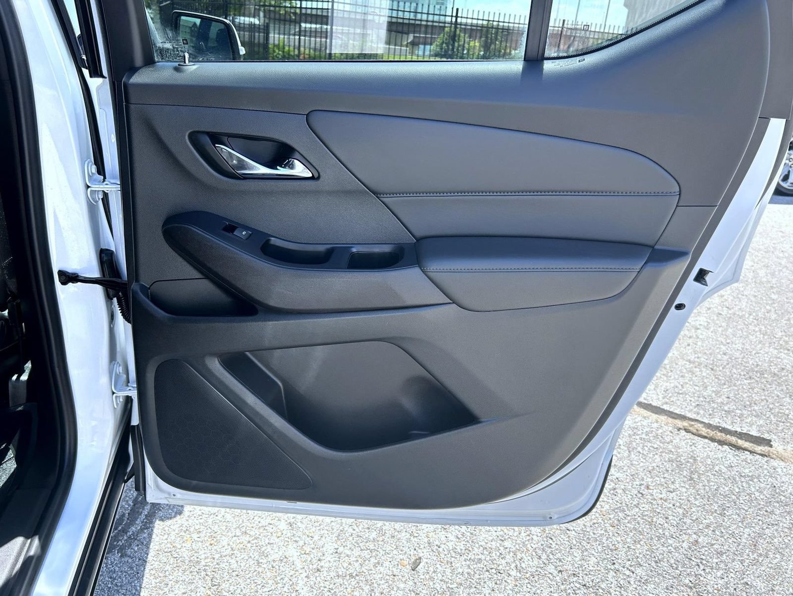 Certified 2023 Chevrolet Traverse LT w/ LPO, Floor Liner Package AWD/4WD image 19