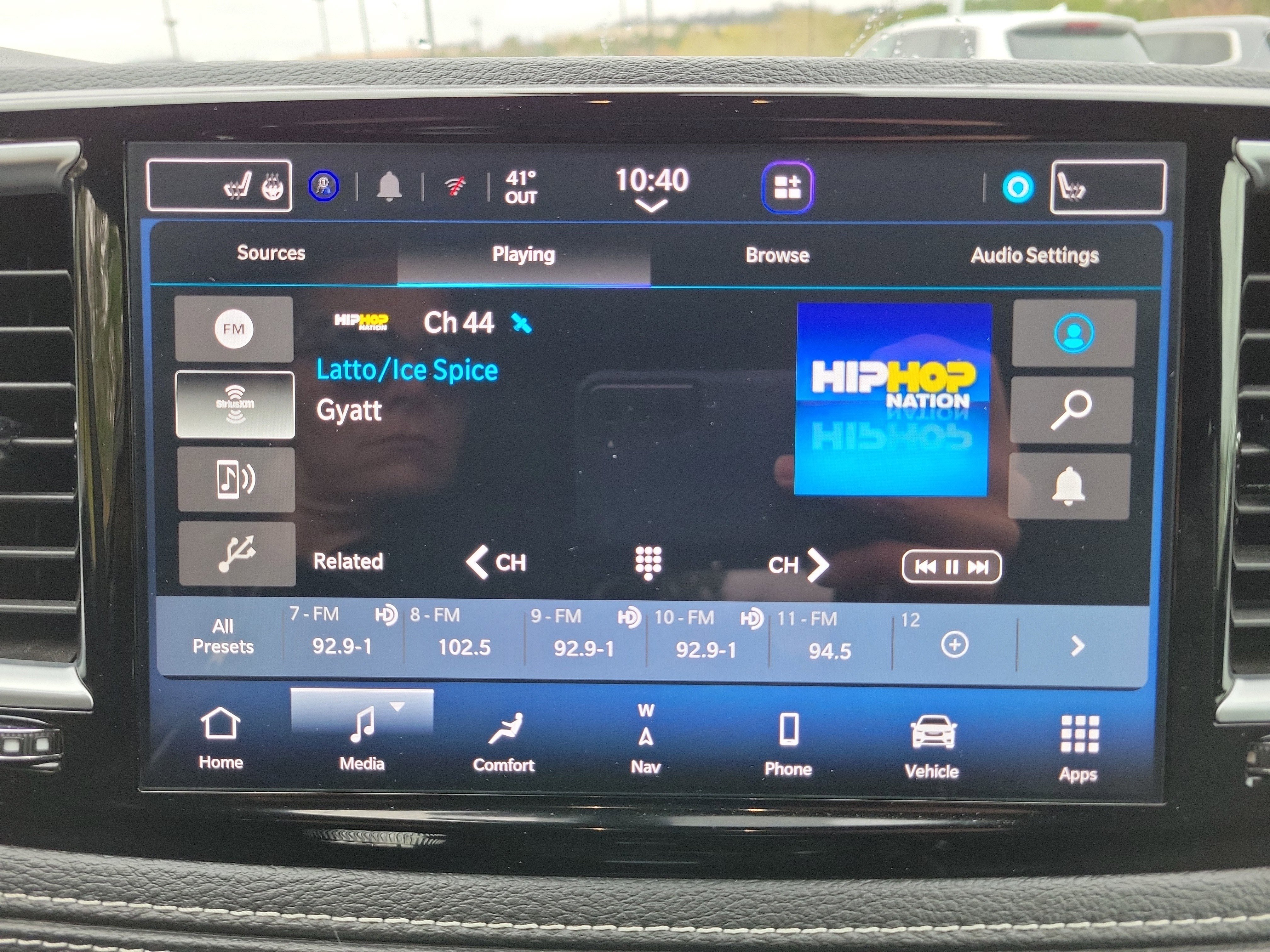 Used 2025 Chrysler Pacifica Limited image 11