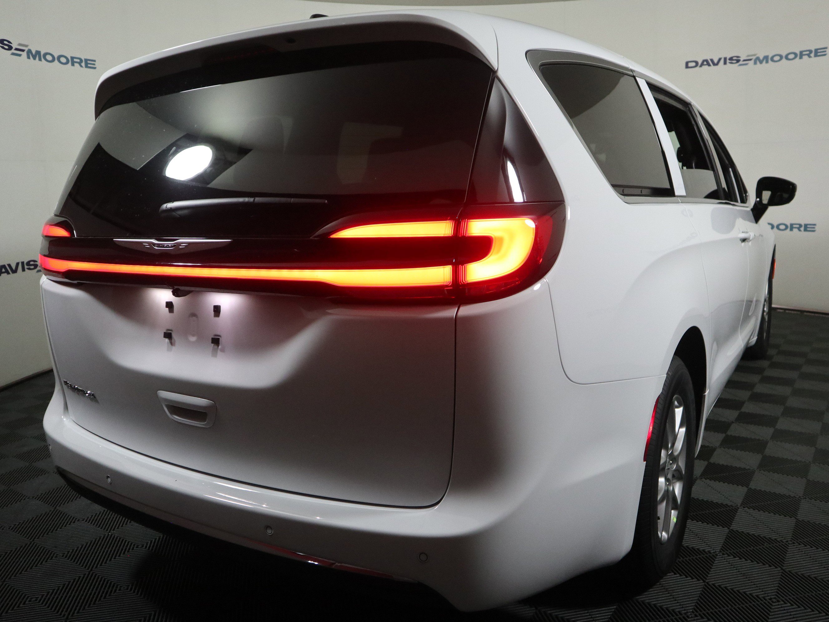 New 2026 Chrysler Pacifica Select image 6