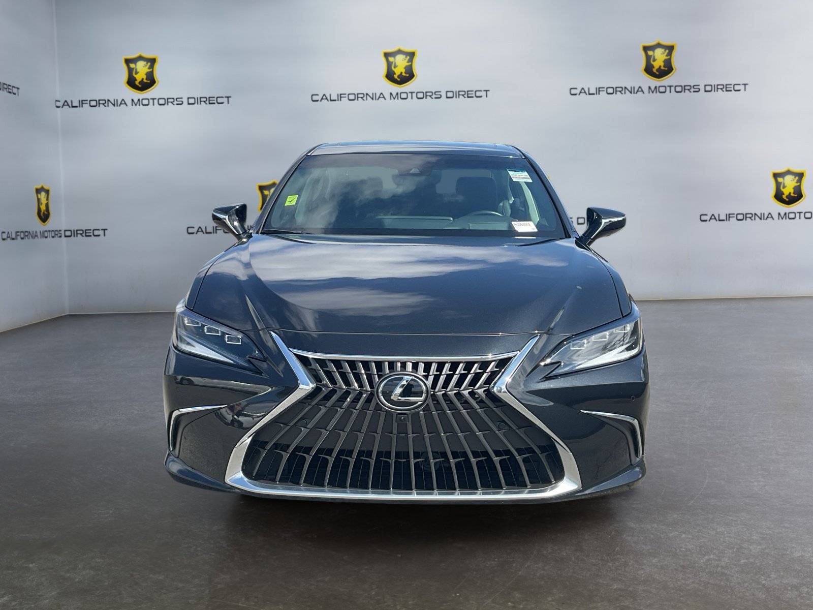 Used 2024 Lexus ES 300h w/ Accessory Package (Z2) FWD image 2