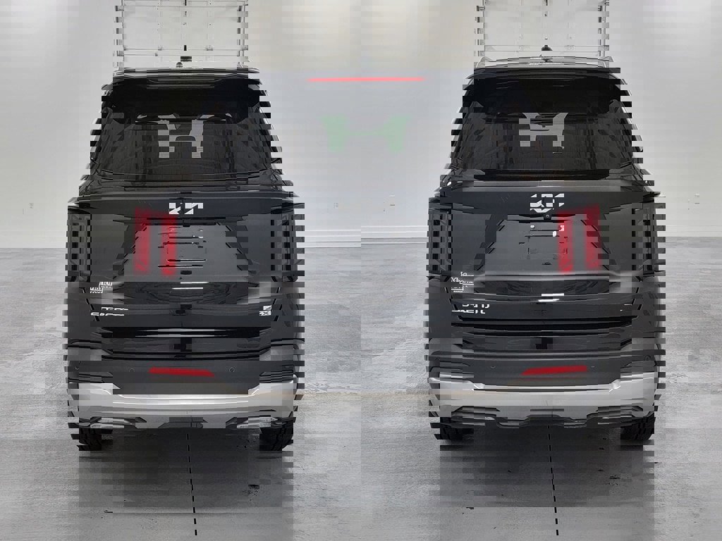 Used 2024 Kia Sorento S image 8