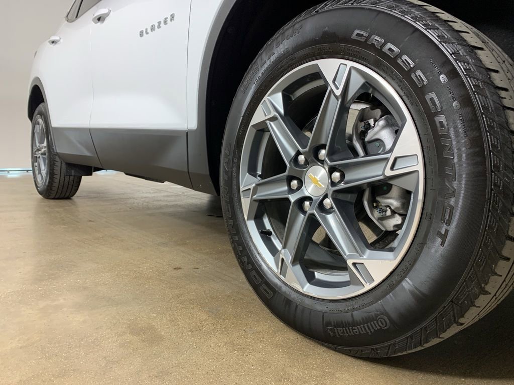 Used 2025 Chevrolet Blazer LT image 6