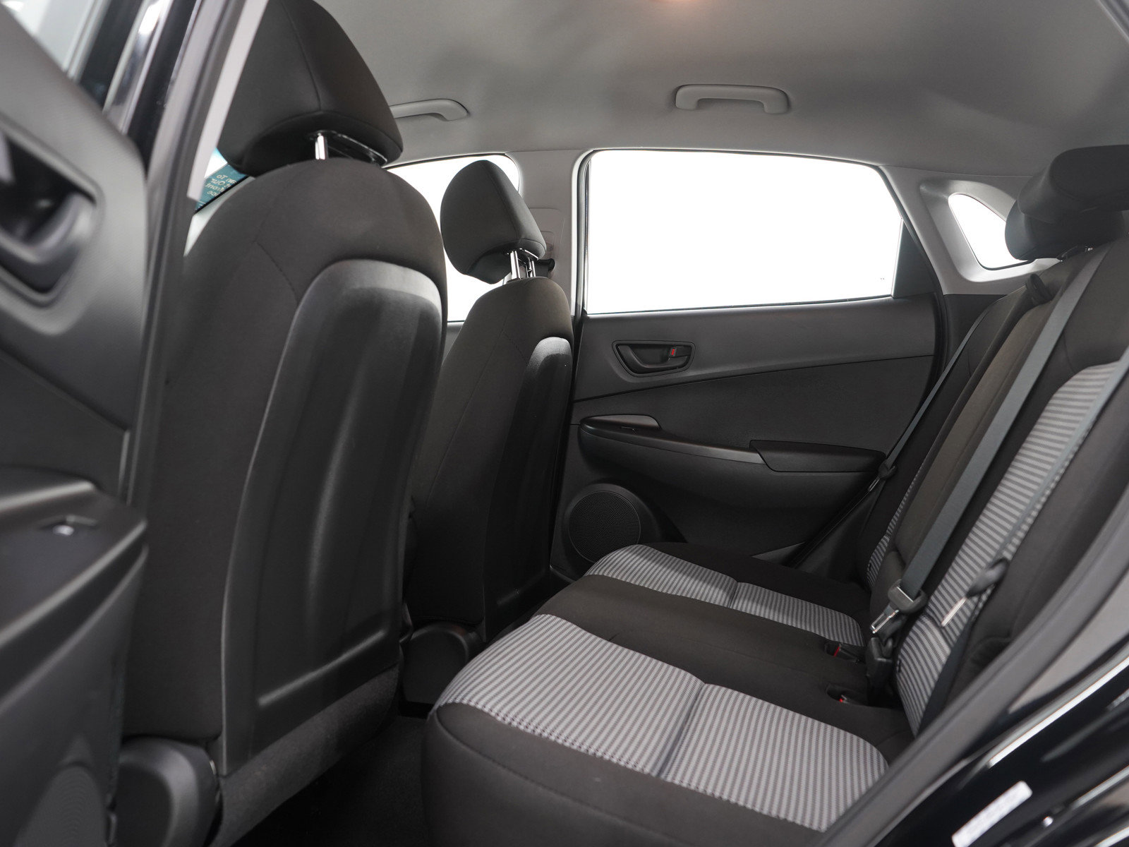 Used 2023 Hyundai Kona SE image 18