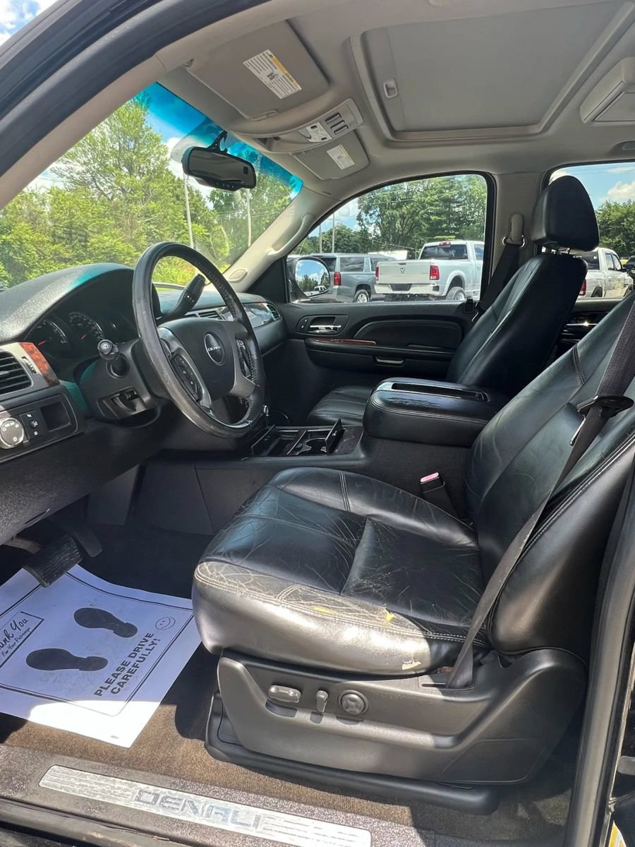 Used 2008 GMC Yukon Denali AWD/4WD image 9