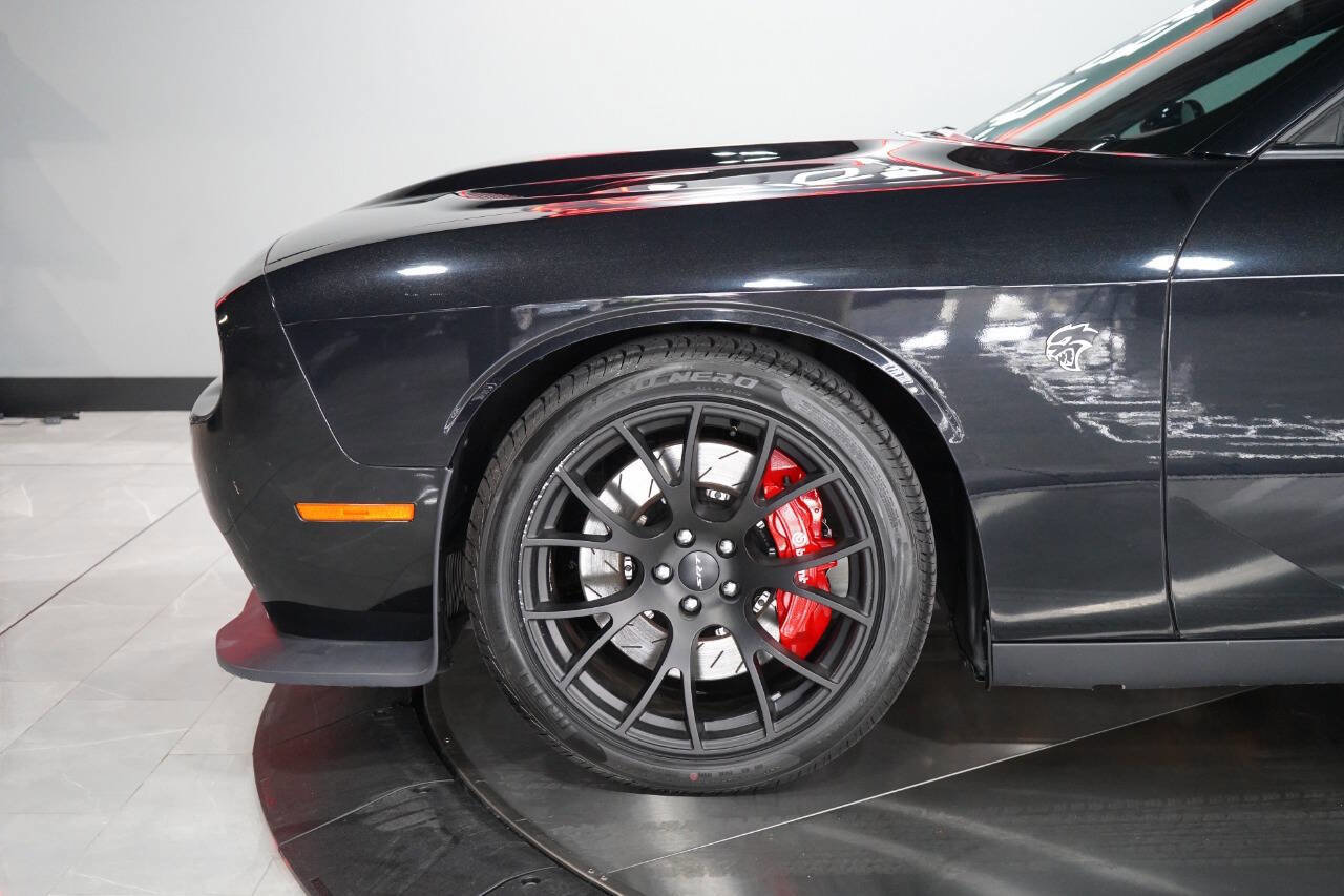 Used 2015 Dodge Challenger SRT Hellcat image 32