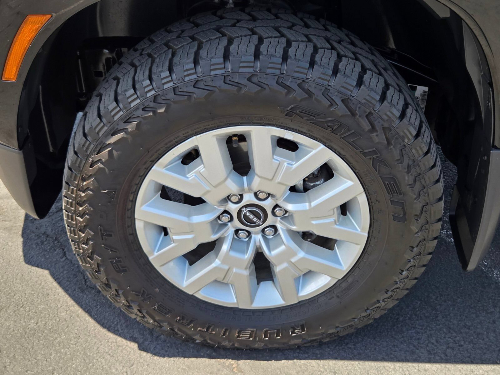 Used 2023 Nissan Frontier SV w/ Tow Package AWD/4WD image 9