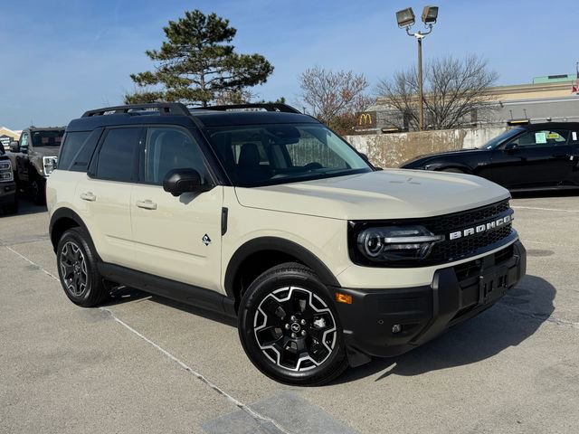 Certified 2025 Ford Bronco Sport Outer Banks w/ Outer Banks Tech Package+ image 1