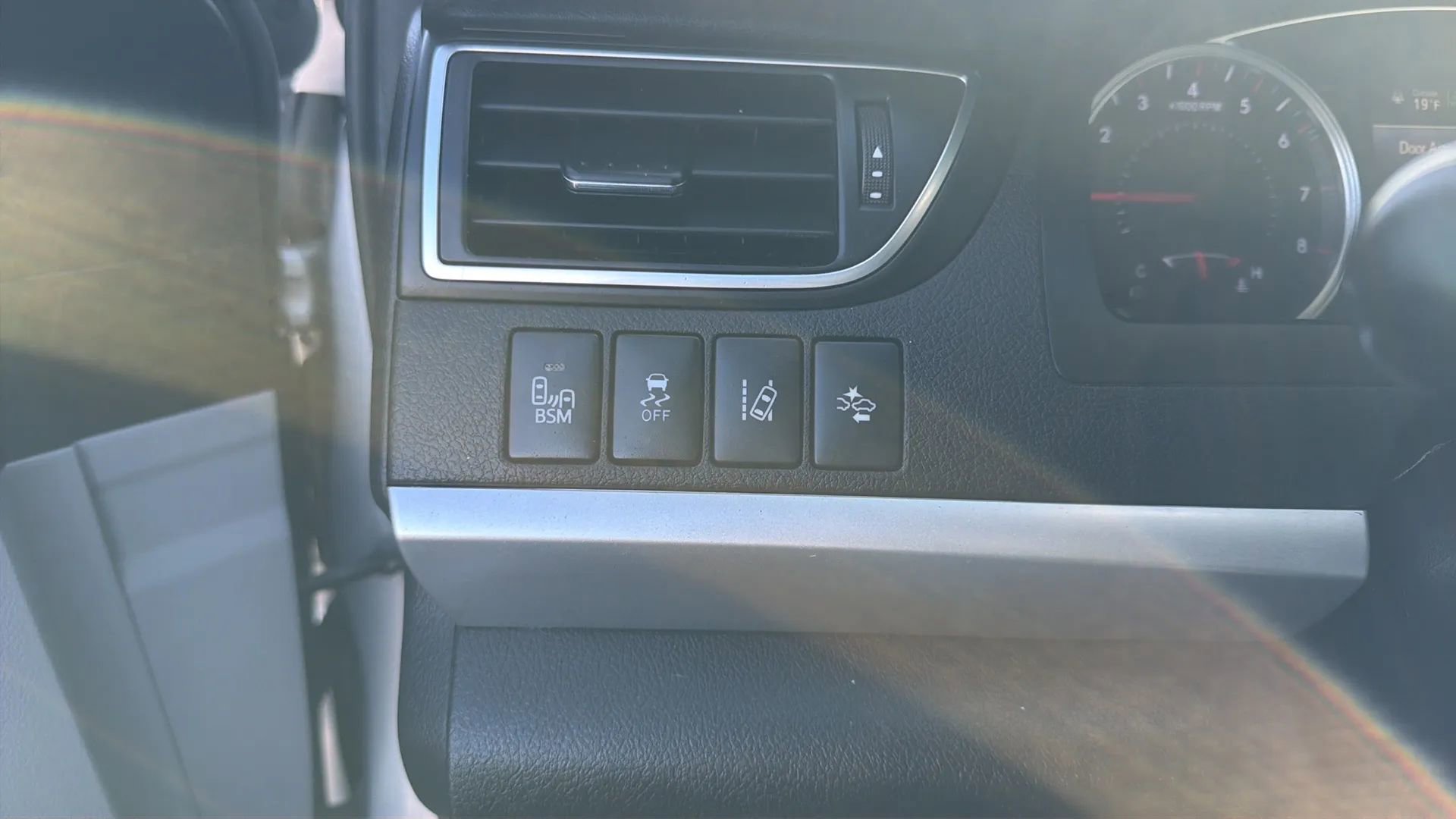 Used 2017 Toyota Camry XSE w/ Advanced Technology Package image 14