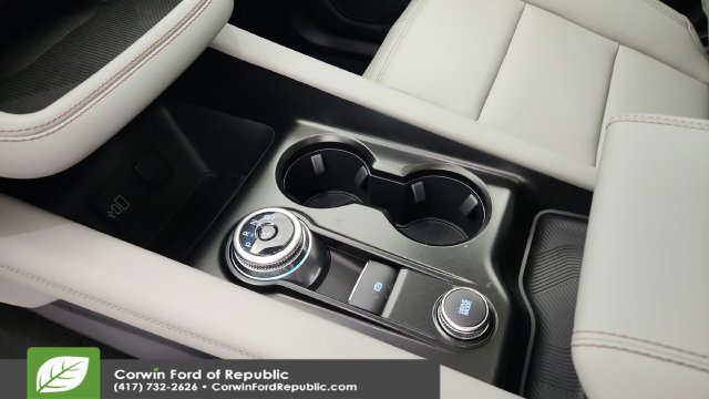 New 2026 Ford Explorer Active w/ Active Comfort Package AWD/4WD image 18