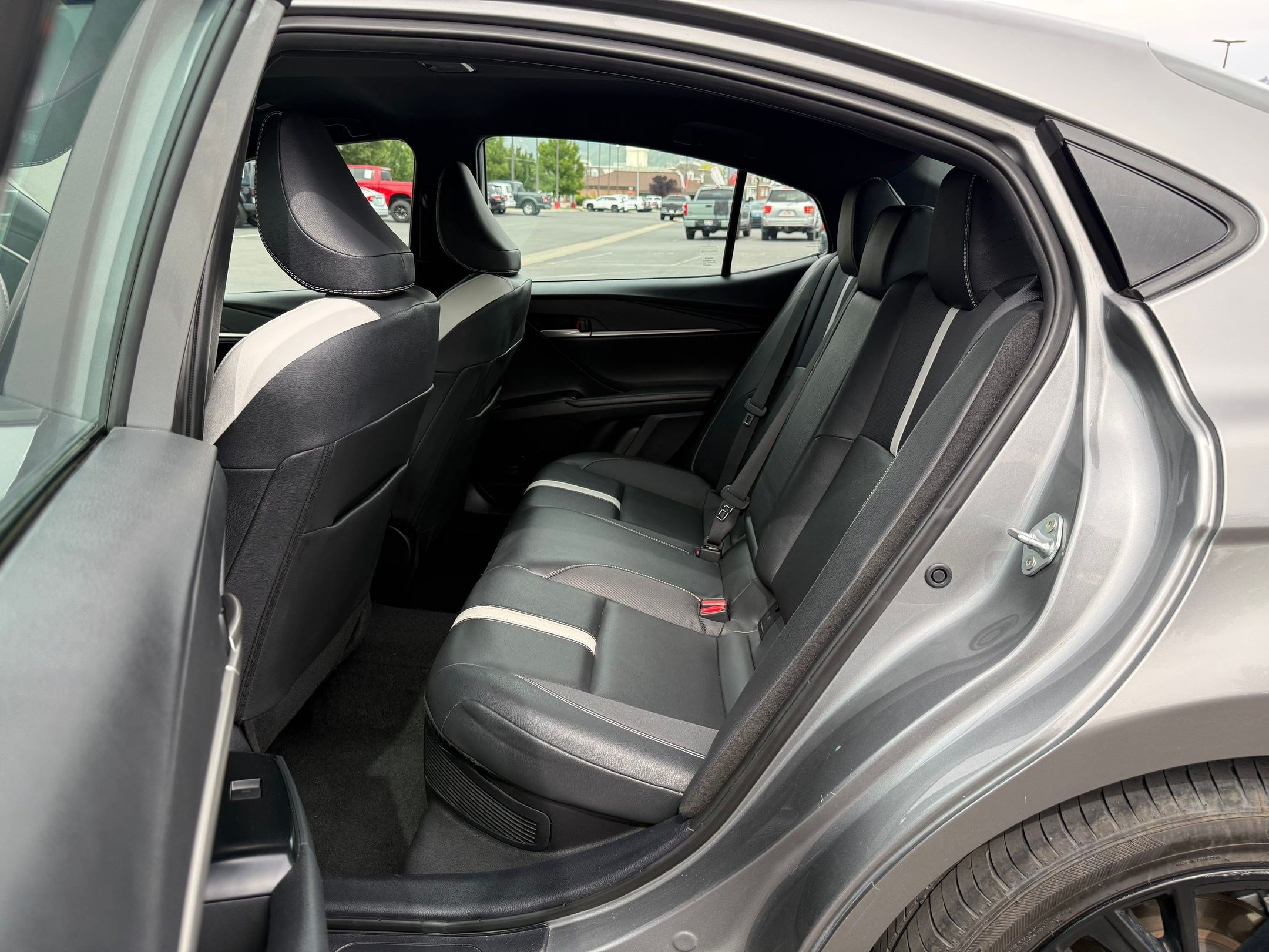 Used 2025 Toyota Camry SE FWD image 24
