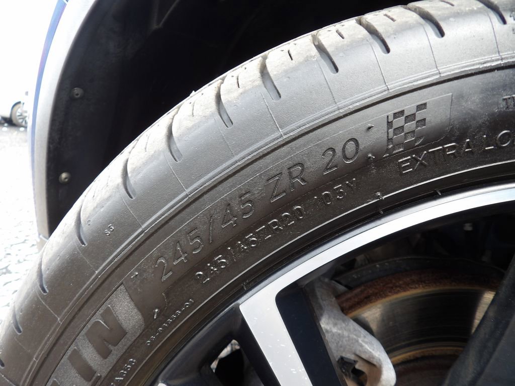 Used 2021 Volvo XC40 T5 R-Design w/ Climate Package image 27