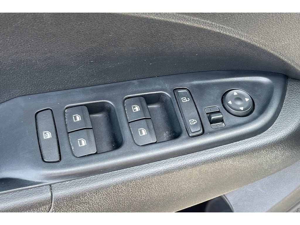 Used 2021 Hyundai Venue SE image 13