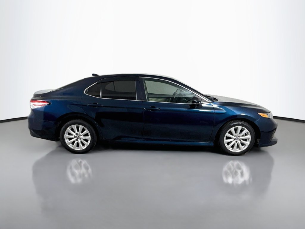 Used 2019 Toyota Camry LE FWD image 11