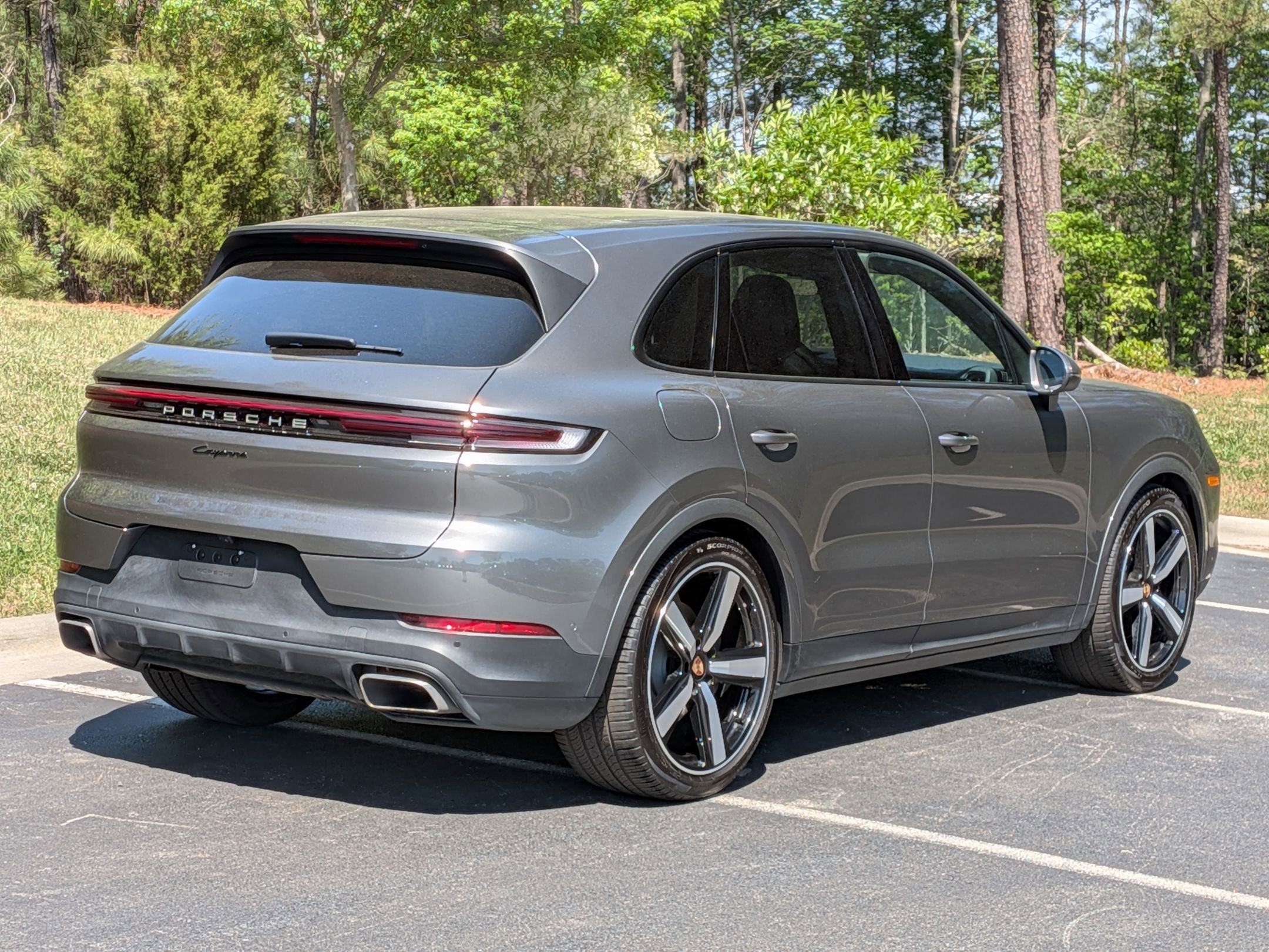 Used 2025 Porsche Cayenne AWD/4WD image 7