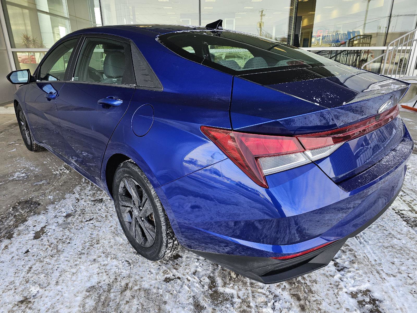 Used 2021 Hyundai Elantra SEL image 3